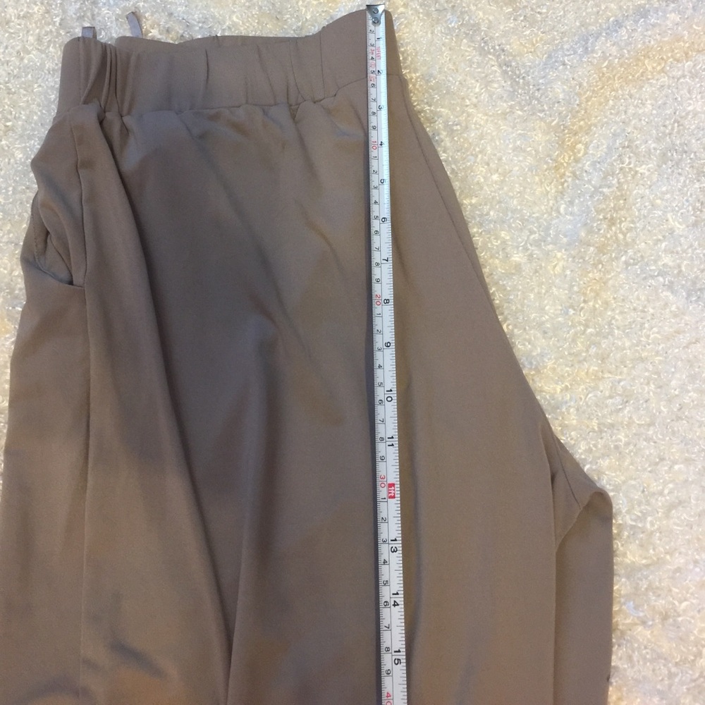 Lisa Rinna Collection Tan Ankle Pants, Cargo Pockets, Utility Style, Size M - Picture 7 of 8